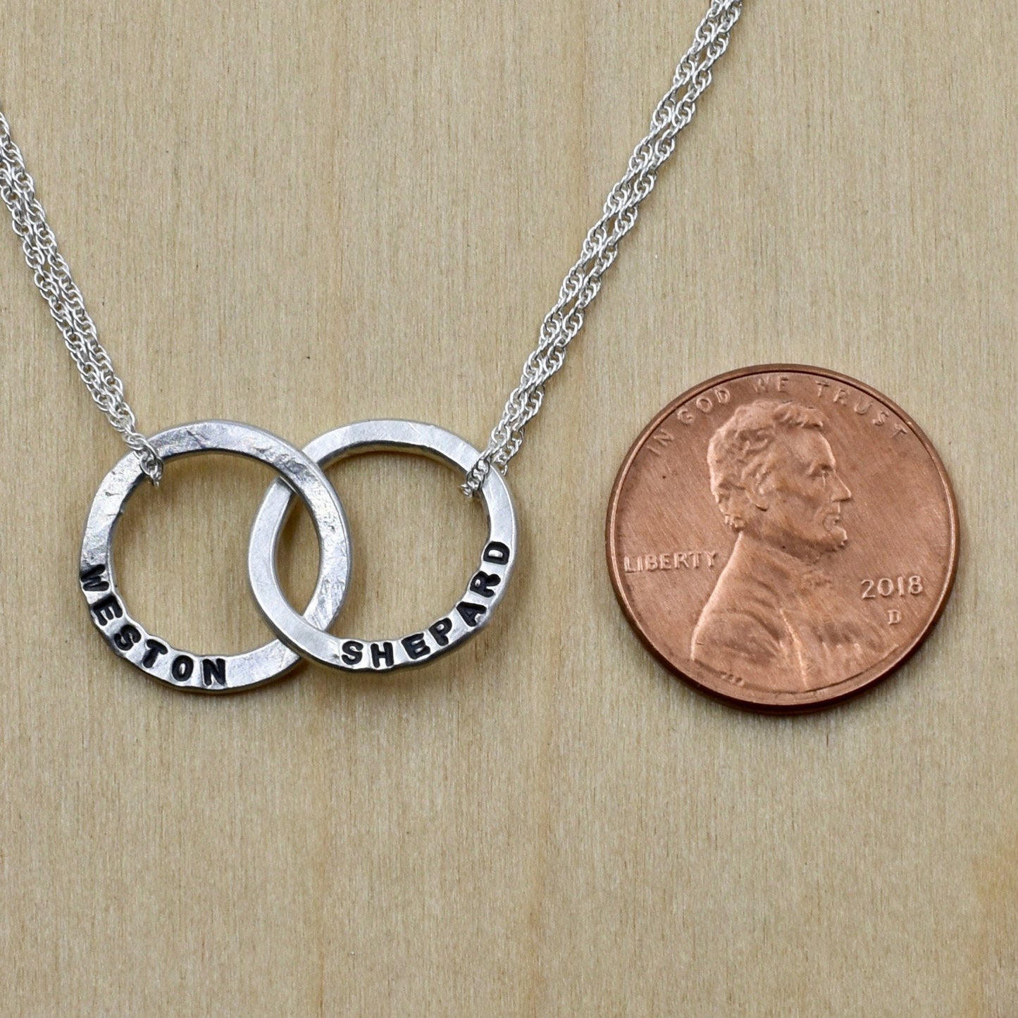 Interlocking Circle Name Necklace