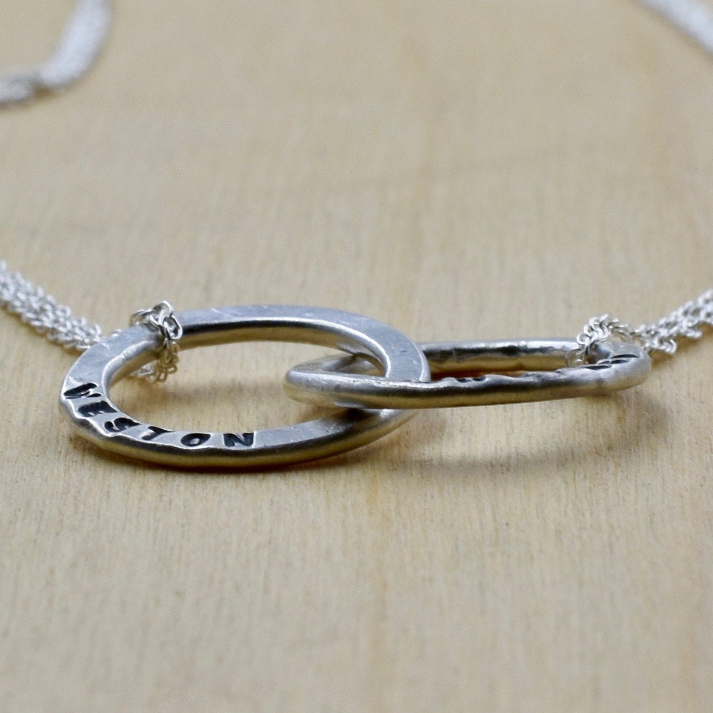 Interlocking Circle Name Necklace