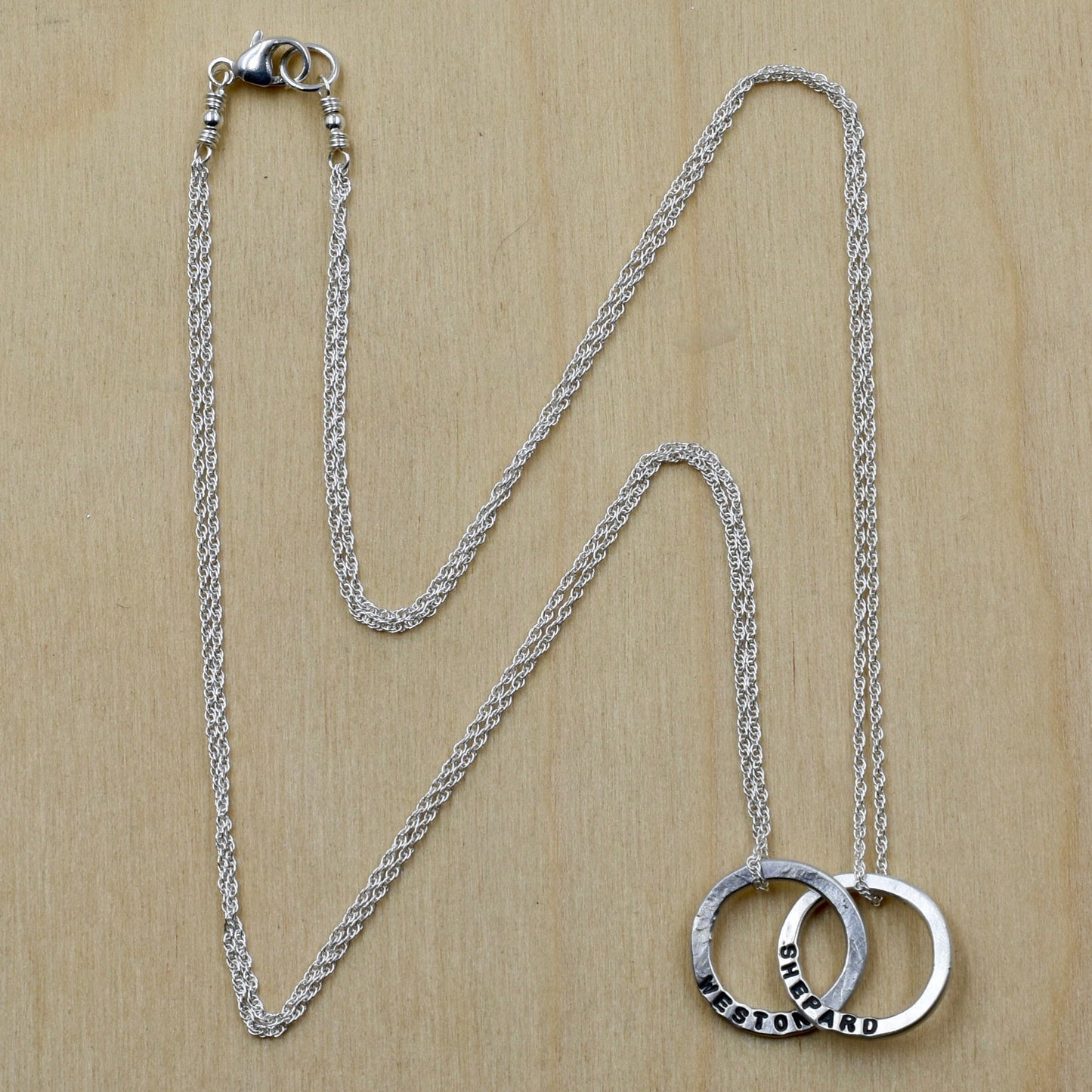 Interlocking Circle Name Necklace