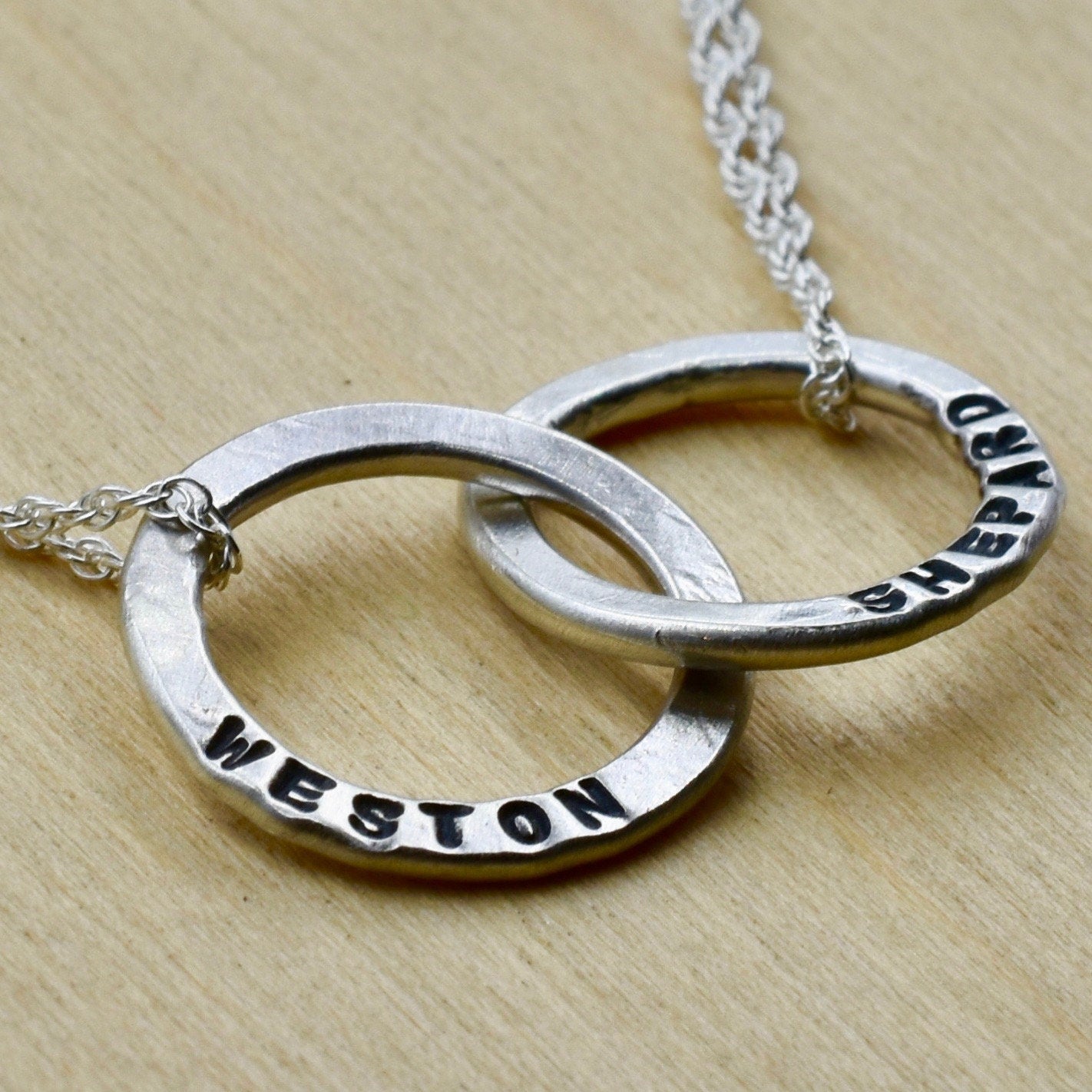 Interlocking Circle Name Necklace